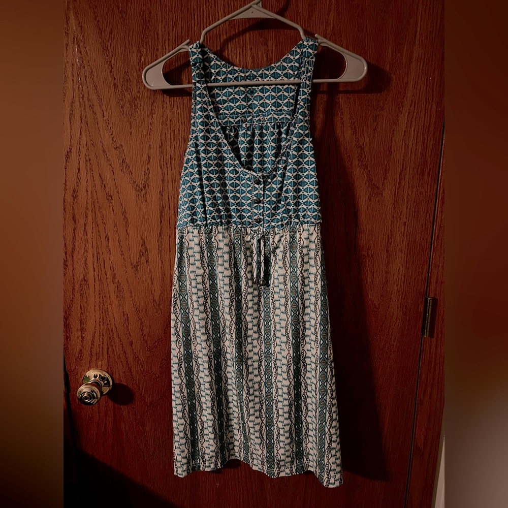 Knee length geometric design dress